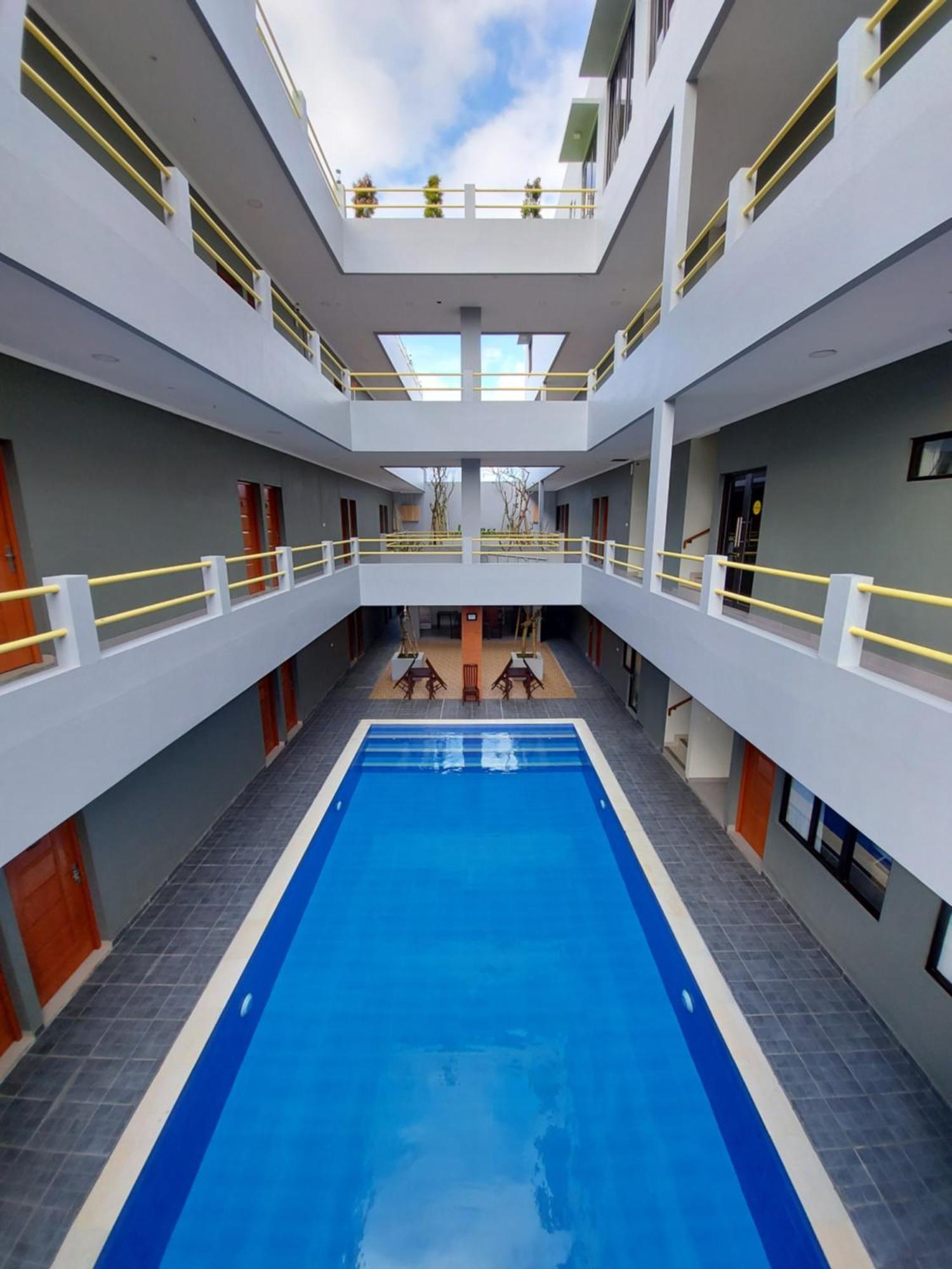 Yellow Guest House Uluwatu  Exterior photo