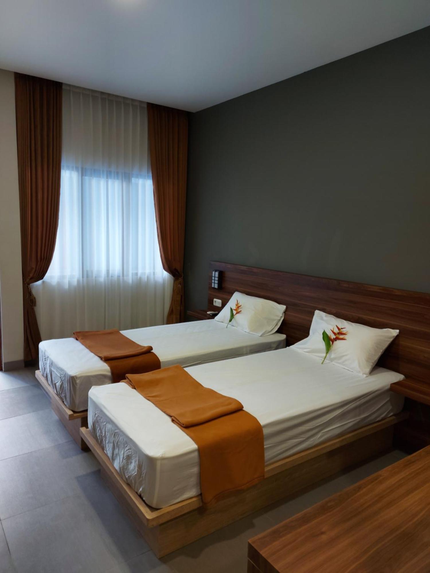 Yellow Guest House Uluwatu  Exterior photo