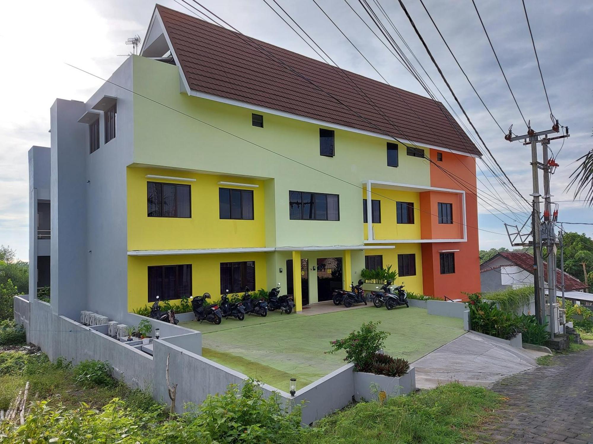 Yellow Guest House Uluwatu  Exterior photo